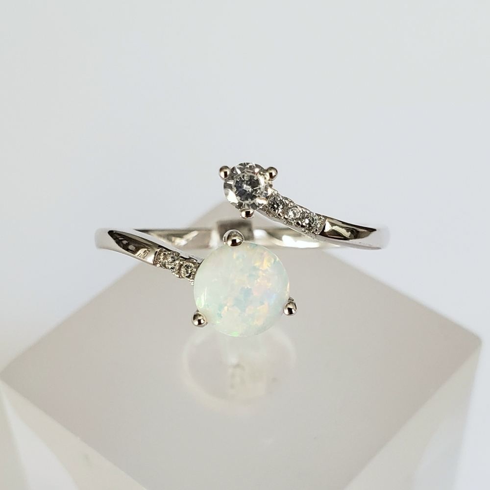 Sterling Silver Opal Ring - Picture 3 of 8